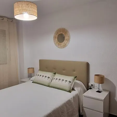 Apartamento Dos Habitaciones, Frente A La Playa, Apartment *
